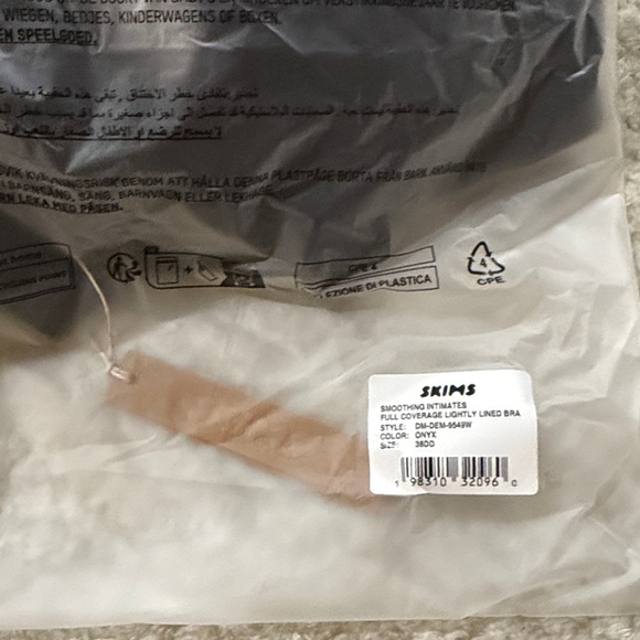 [Skims] NWT Smoothing Full Coverage Lightly Lined Bra - Picture 7 of 7